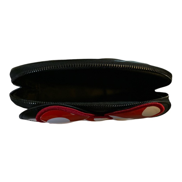 Disney’s Minnie & Mickey Mouse Make-Up Bag & Accessories - Picture 4 of 13